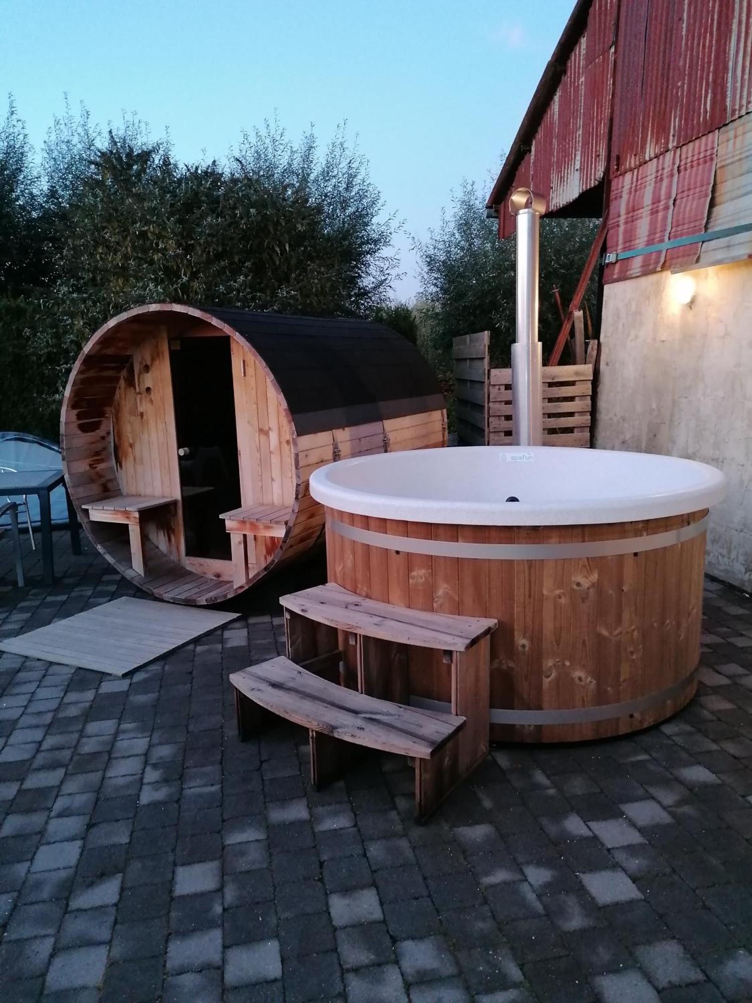 De Smishoeve Met Kinderpret, Dieren En Wellness Heers Exterior photo